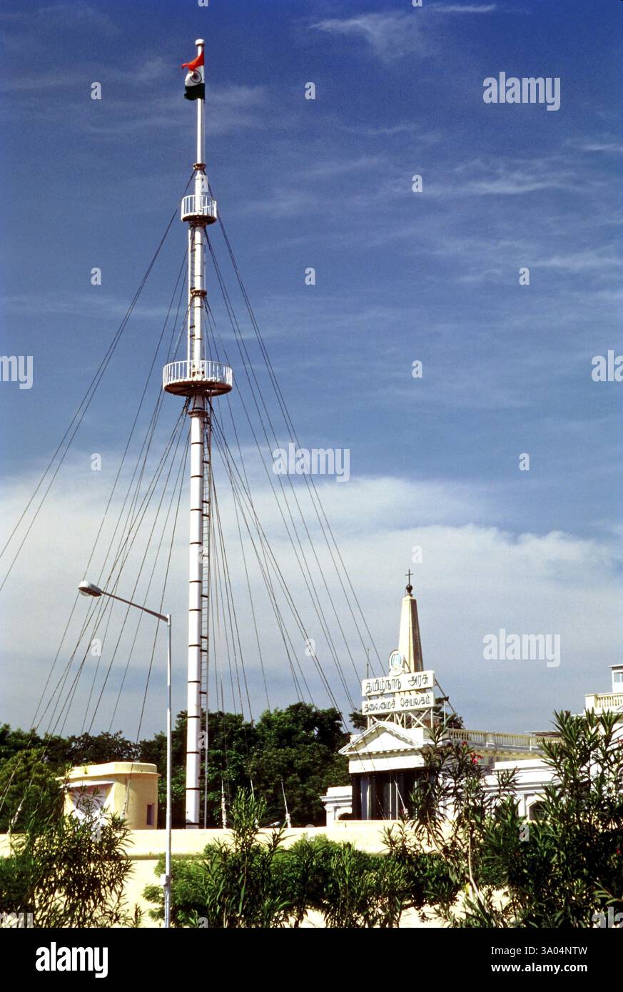 Storico palo di bandiera sollevato a Fort Saint George, Madras Chennai, Tamil Nadu, India, Asia Foto Stock