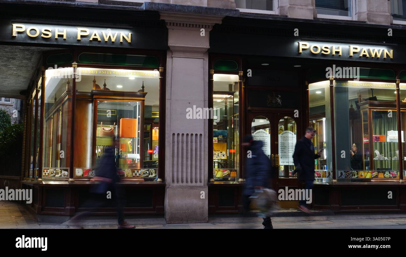 I broker di pedine Posh Pawn in Gracechurch Street, nella City di Londra Foto Stock