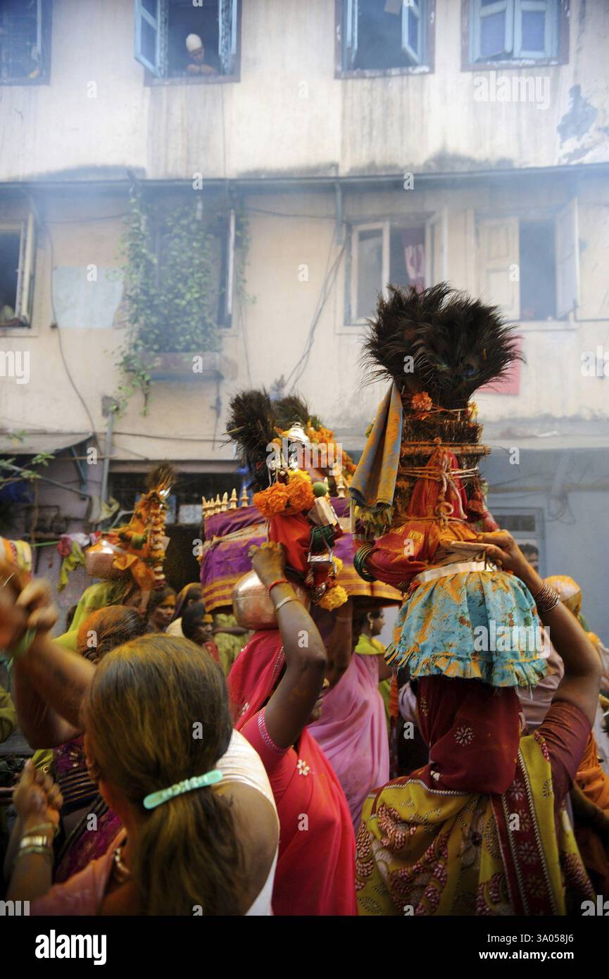 Prostitute in yellama festival, Kamathipura, Bombay Mumbai, Maharashtra, India, Asia Foto Stock