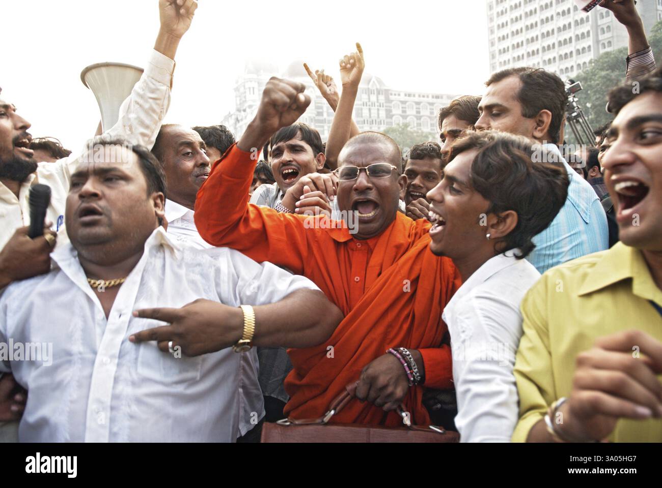Manifestante dopo l'attacco terroristico dei mujaheddin del deccan a Bombay Mumbai, Maharashtra, India 3 dicembre 2008 NO MR Foto Stock