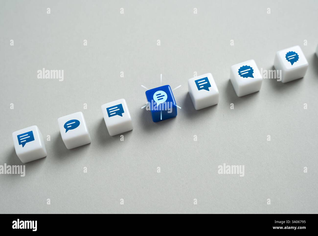 Estraete i punti chiave da quanto è stato detto. Selezionare i pensieri migliori. Riepilogare, filtrare le informazioni ed evidenziare le idee chiave Foto Stock