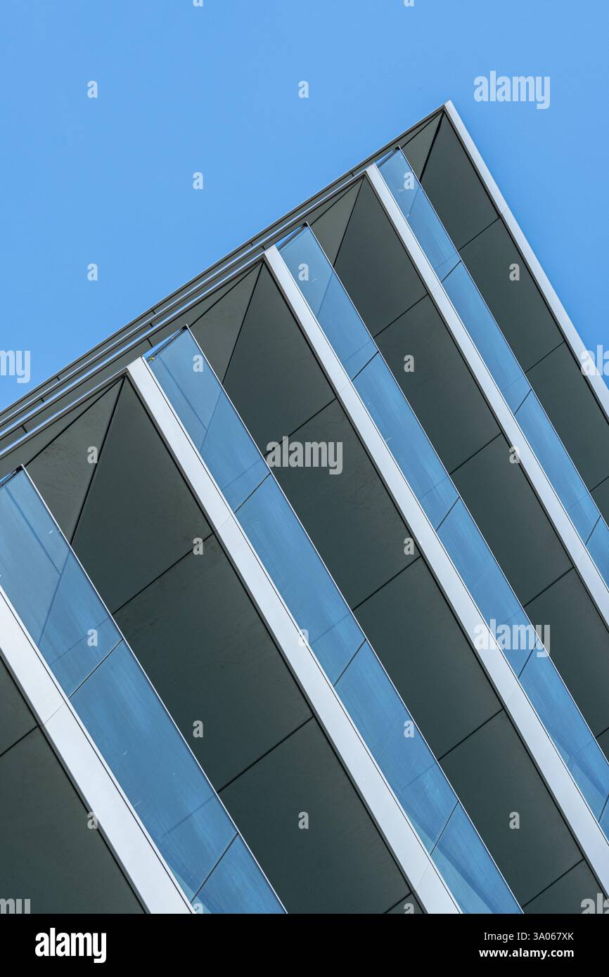 Architettura moderna lungo Glass Wharf a Bristol, Inghilterra Foto Stock