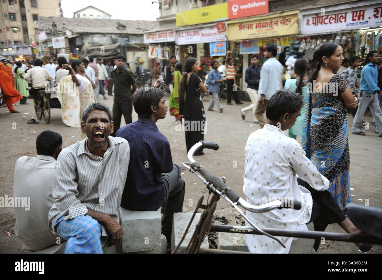 Uomo a Kamathipura, Bombay Mumbai, Maharashtra, India, Asia Foto Stock