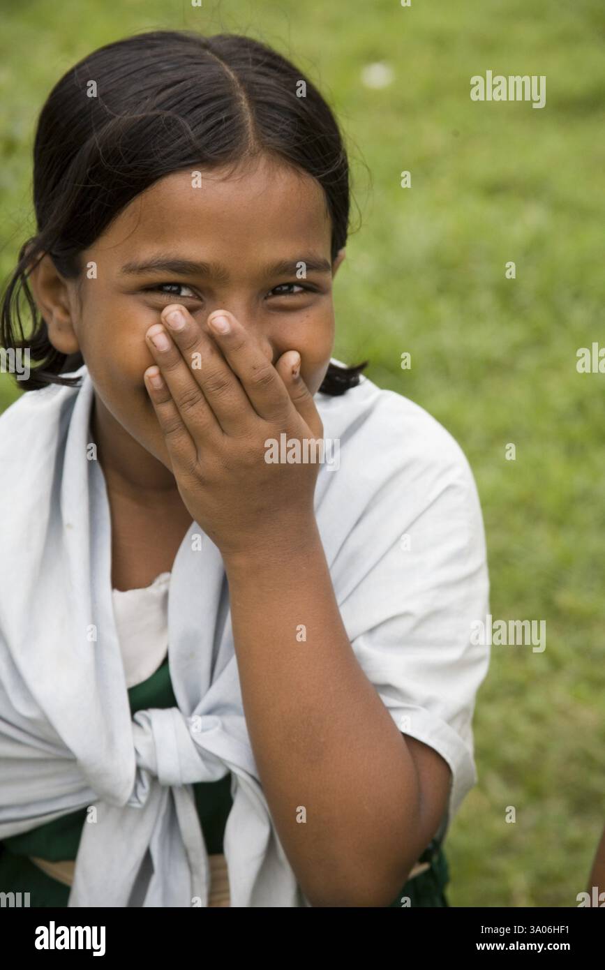 Ragazza musulmana che sorride, Lalbag Fort, Dacca, Bangladesh, Asia Foto Stock