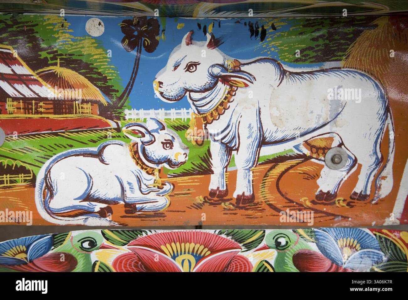 Mucca con vitello dipinta su Rickshaw, Dacca, Bangladesh, Asia Foto Stock