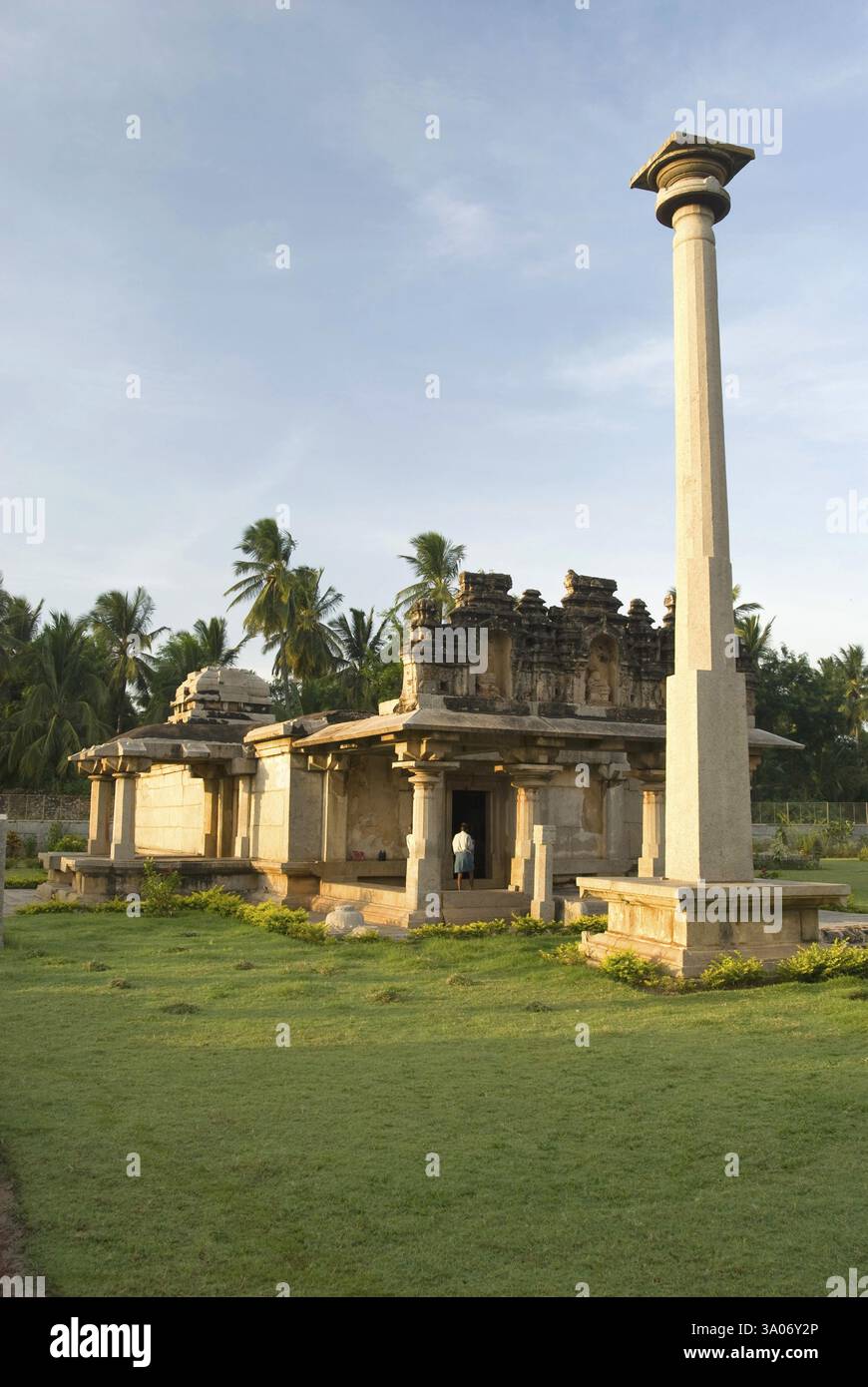 Tempio di Ganigitti Jaina nel 1368 d.C. a Hampi, Karnataka, India, Asia Foto Stock