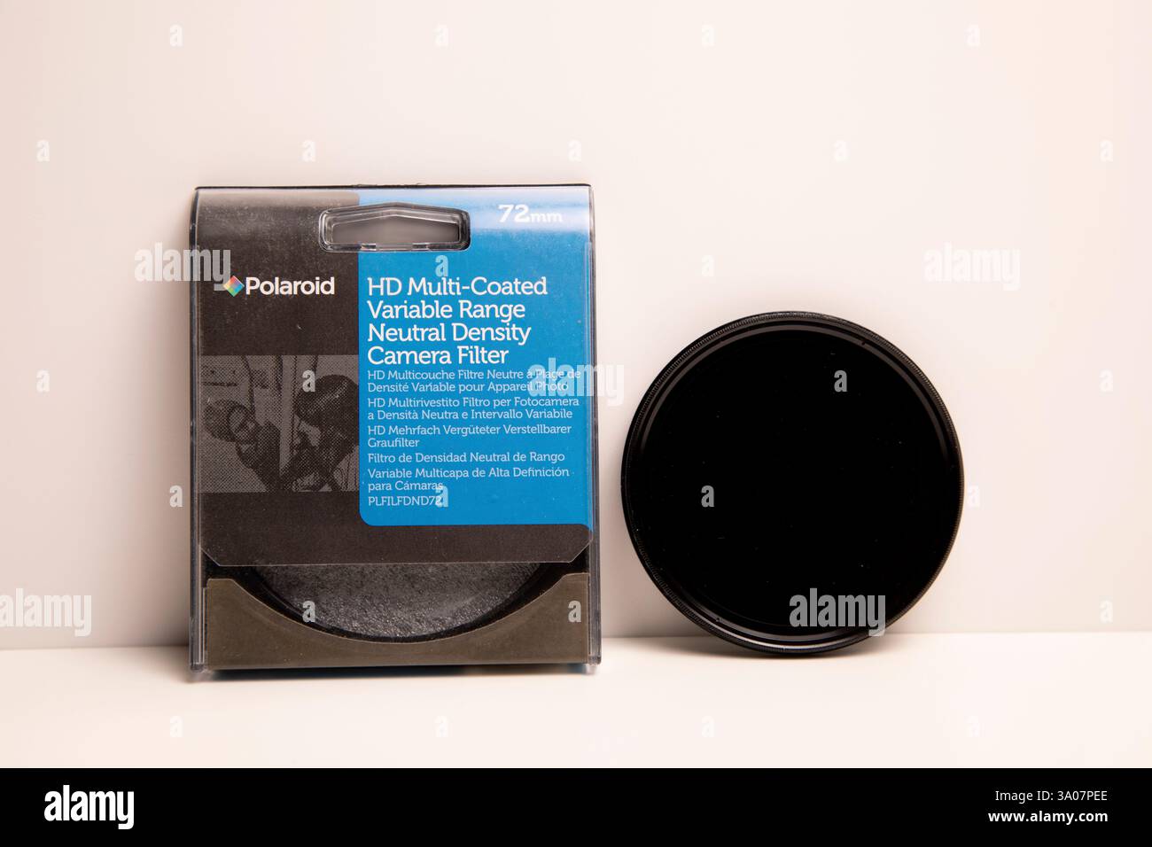 Filtro Polaroid a densità neutra variabile (ND) da 72 mm Foto Stock