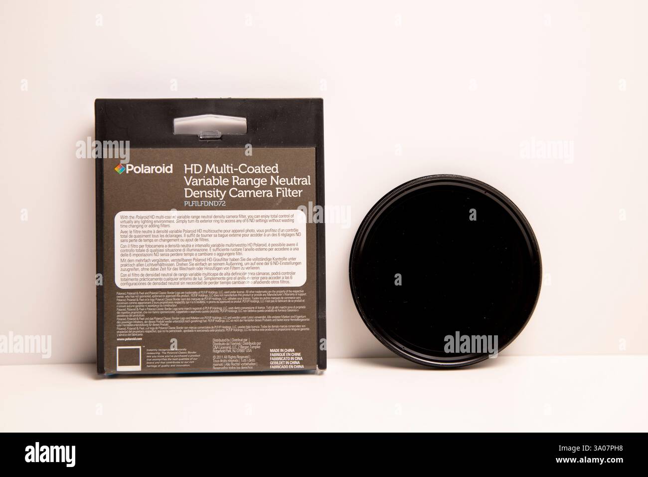 Filtro Polaroid a densità neutra variabile (ND) da 72 mm Foto Stock