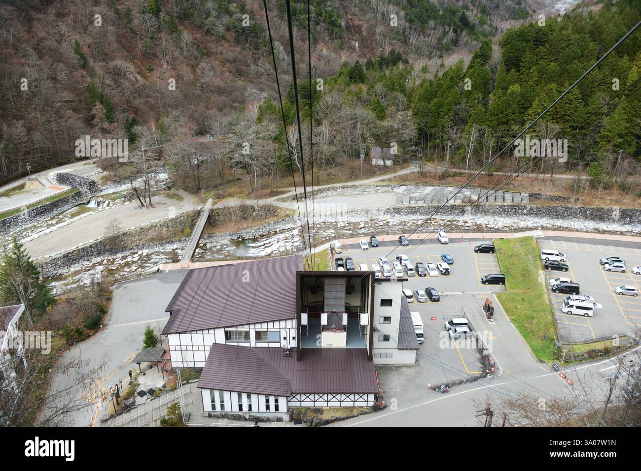 Vista dalla funivia di Shinatoka nelle Alpi giapponesi, prefettura di Gifu, Giappone. Foto Stock