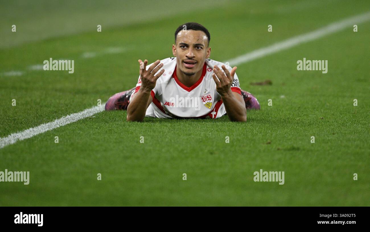 Jamie Leweling VfB Stuttgart (18) a terra, MHPArena, MHP Arena Stuttgart, Baden-Wuerttemberg, Germania, Europa Foto Stock