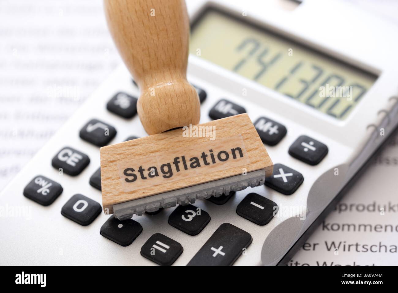 Stagnazione, risultati economici, ciclo economico, crisi economica, crescita negativa, recessione economica, crescita zero, inflazione elevata, disoccupazione Foto Stock