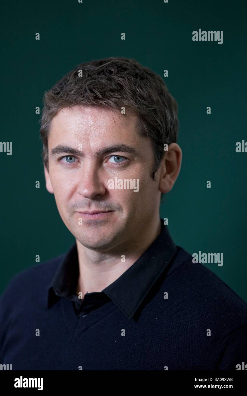 L'ex analista britannico Conor Woodman, nella foto al Festival internazionale del libro di Edimburgo, dove ha parlato del suo ultimo libro intitolato "commercio ingiusto". L'evento di tre settimane è il più grande festival letterario del mondo e si tiene durante l'annuale Festival di Edimburgo. L'evento del 2011 ha visto la partecipazione di oltre 500 autori provenienti da tutto il mondo. Foto Stock