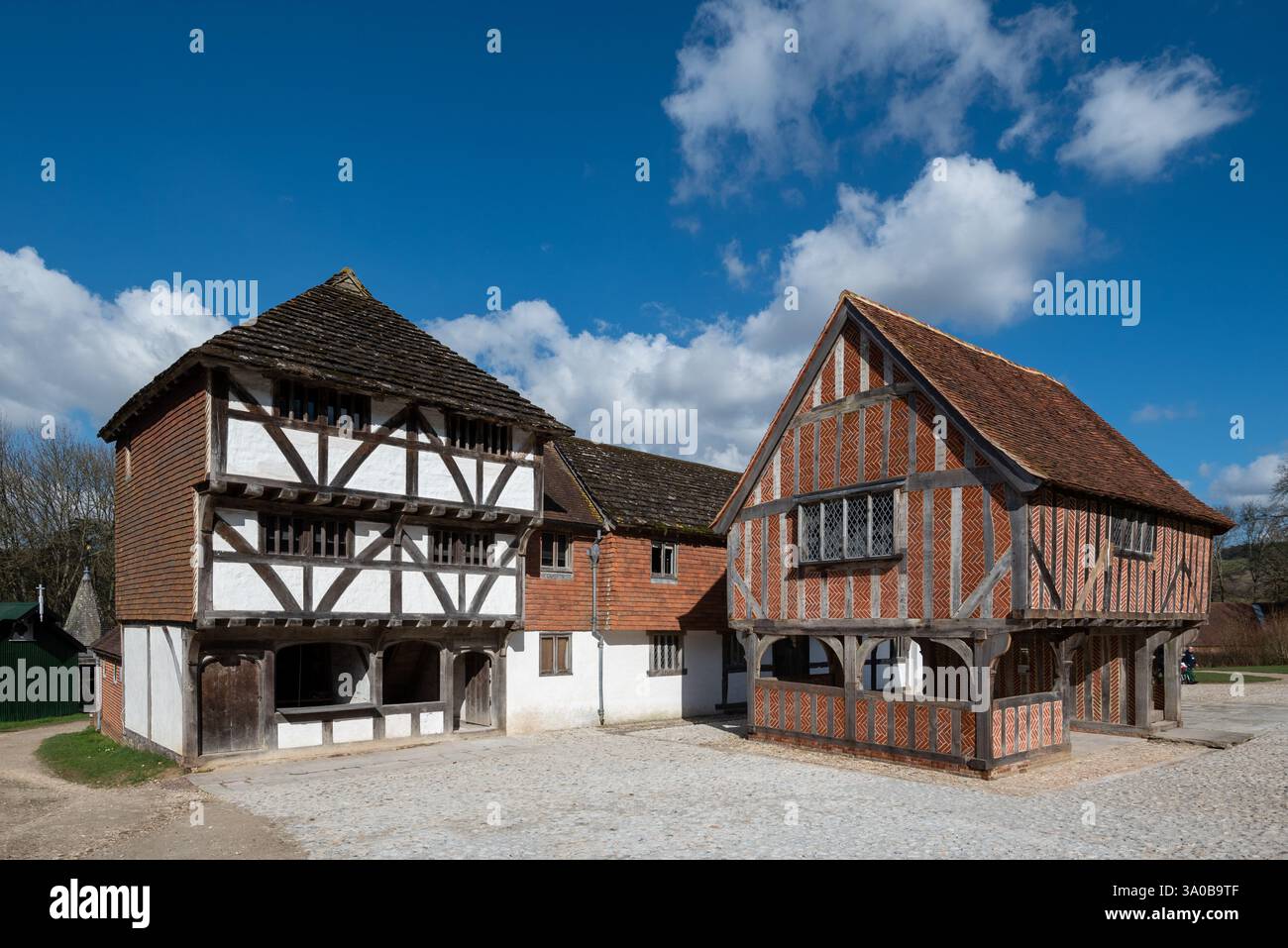 Vecchi edifici all'interno del Weald and Downland Living Museum. Febbraio 2025. Foto Stock