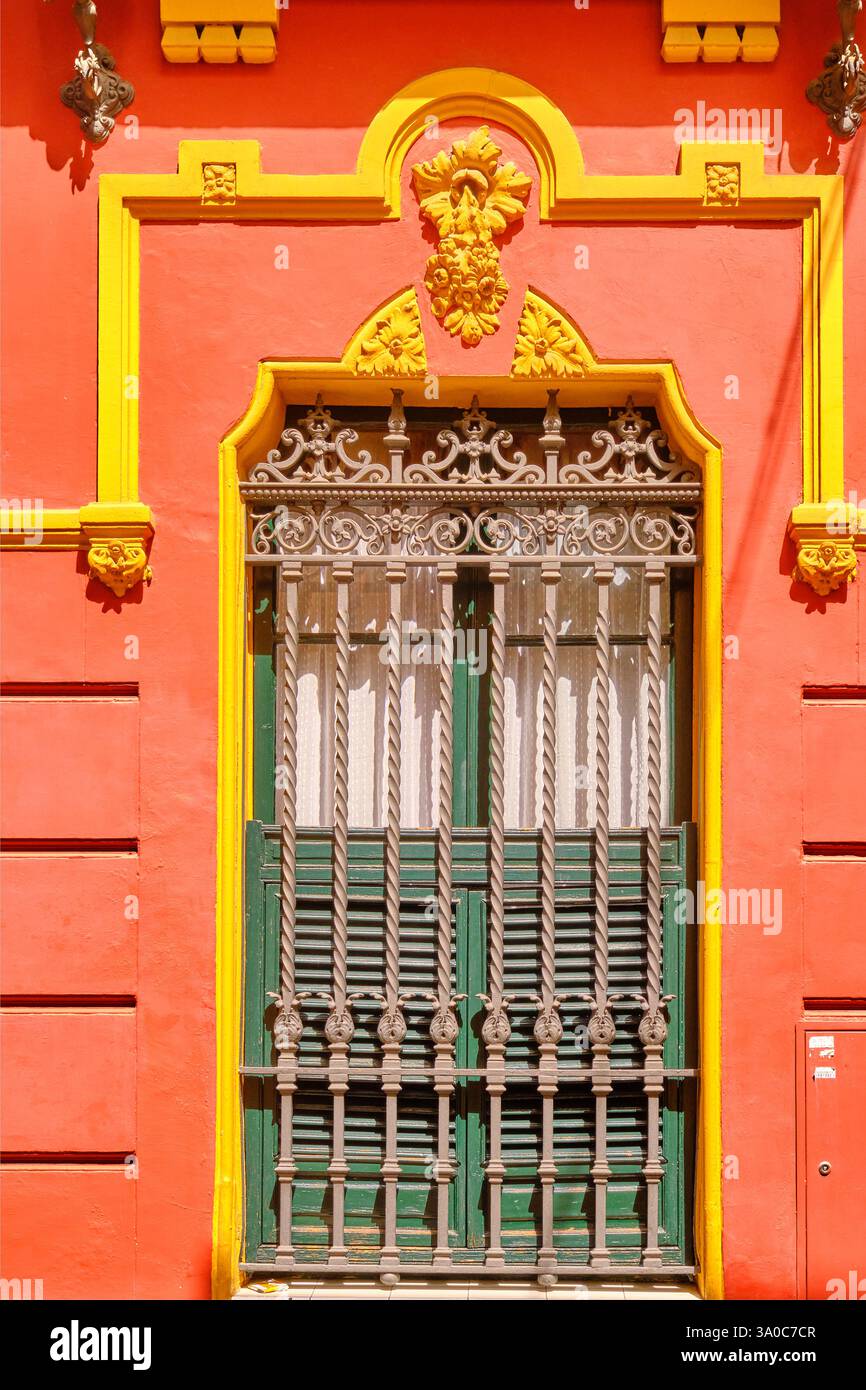 Finestra tradizionale di Siviglia. Andalusia, Spagna Foto Stock