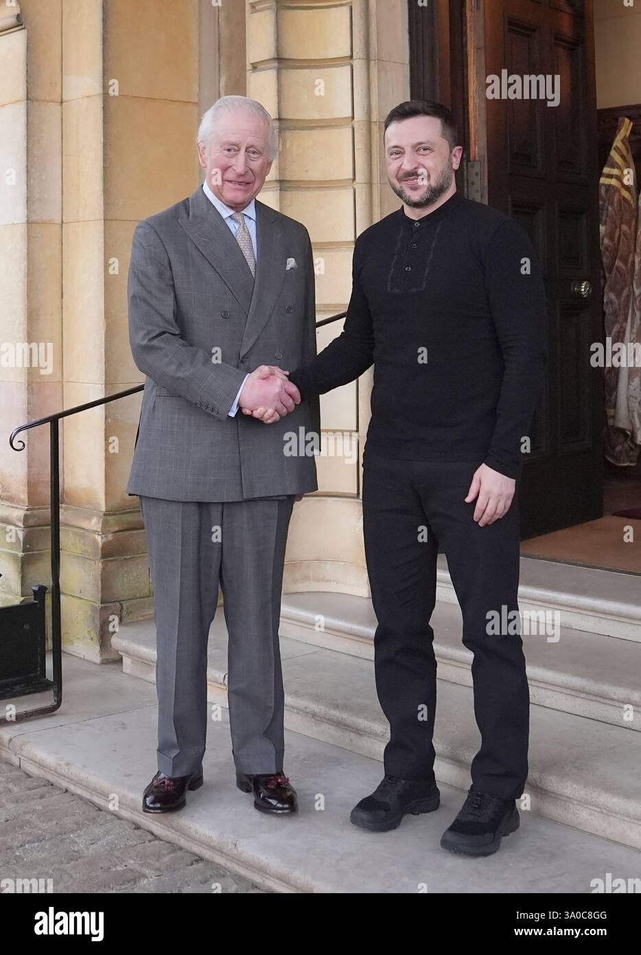 Re Carlo III incontra il presidente ucraino Volodymyr Zelensky nella tenuta di Sandringham a Norfolk. Foto Stock
