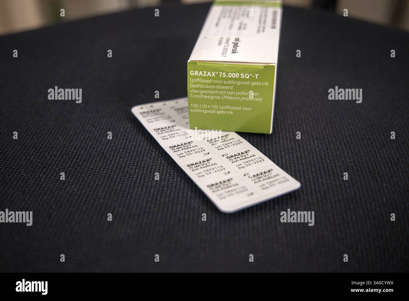 Foto della confezione di compresse Grazax, prodotte da ALK-Abello Ltd; estratto allergenico standardizzato del polline d'erba di Timothy (Phleum pratense) Foto Stock