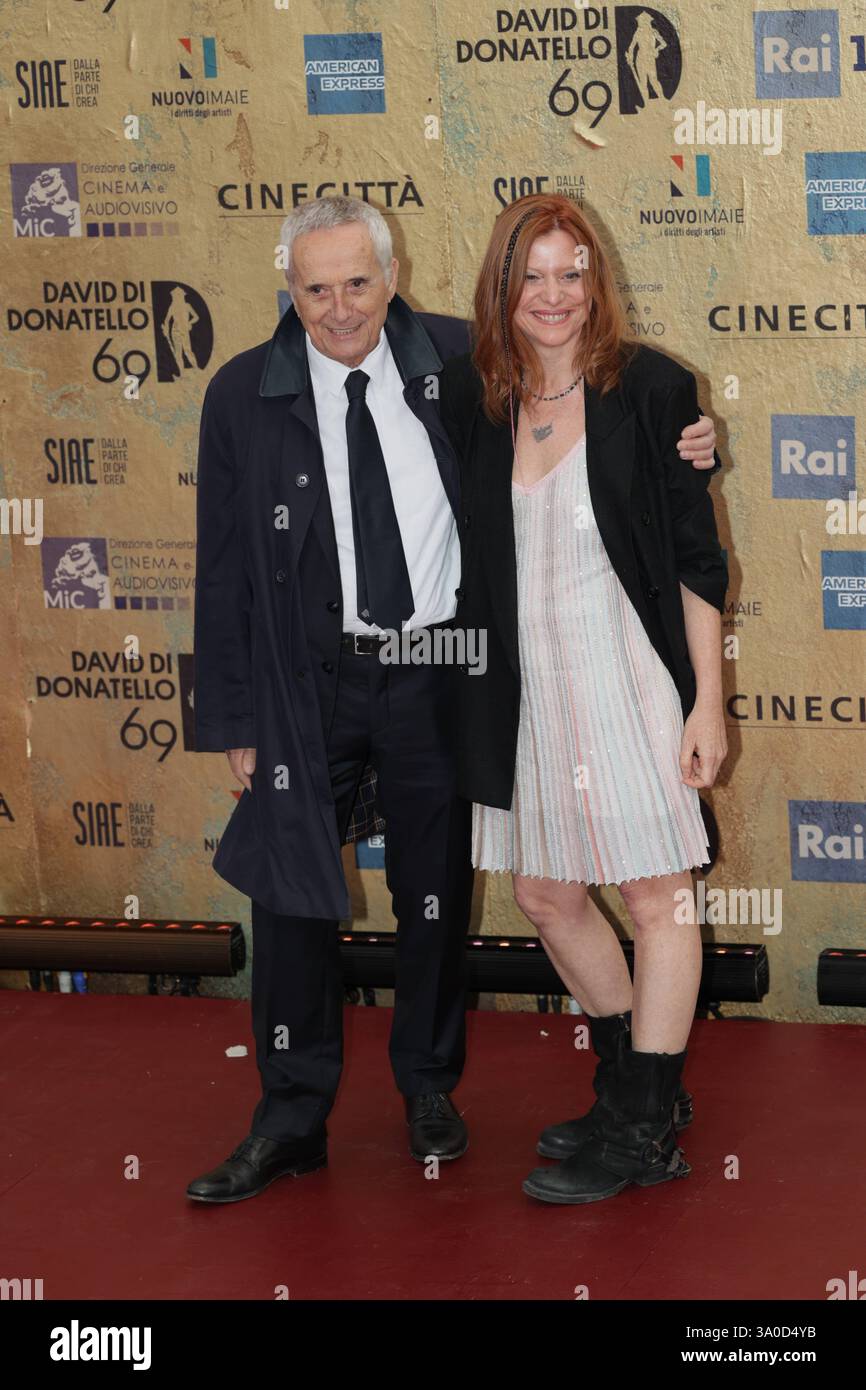 DATA RECORD NON DICHIARATA Marco Bellocchio e Susanna Nicchiarelli Roma, Italia - 3 maggio 2024: Marco Bellocchio e Susanna Nicchiarelli partecipano al Red carpet della cerimonia di premiazione del David di Donatello 2024 a Roma, Italia, agli studi CinecittÃ. Roma RM Italia Copyright: XGennaroxLeonardix Foto Stock