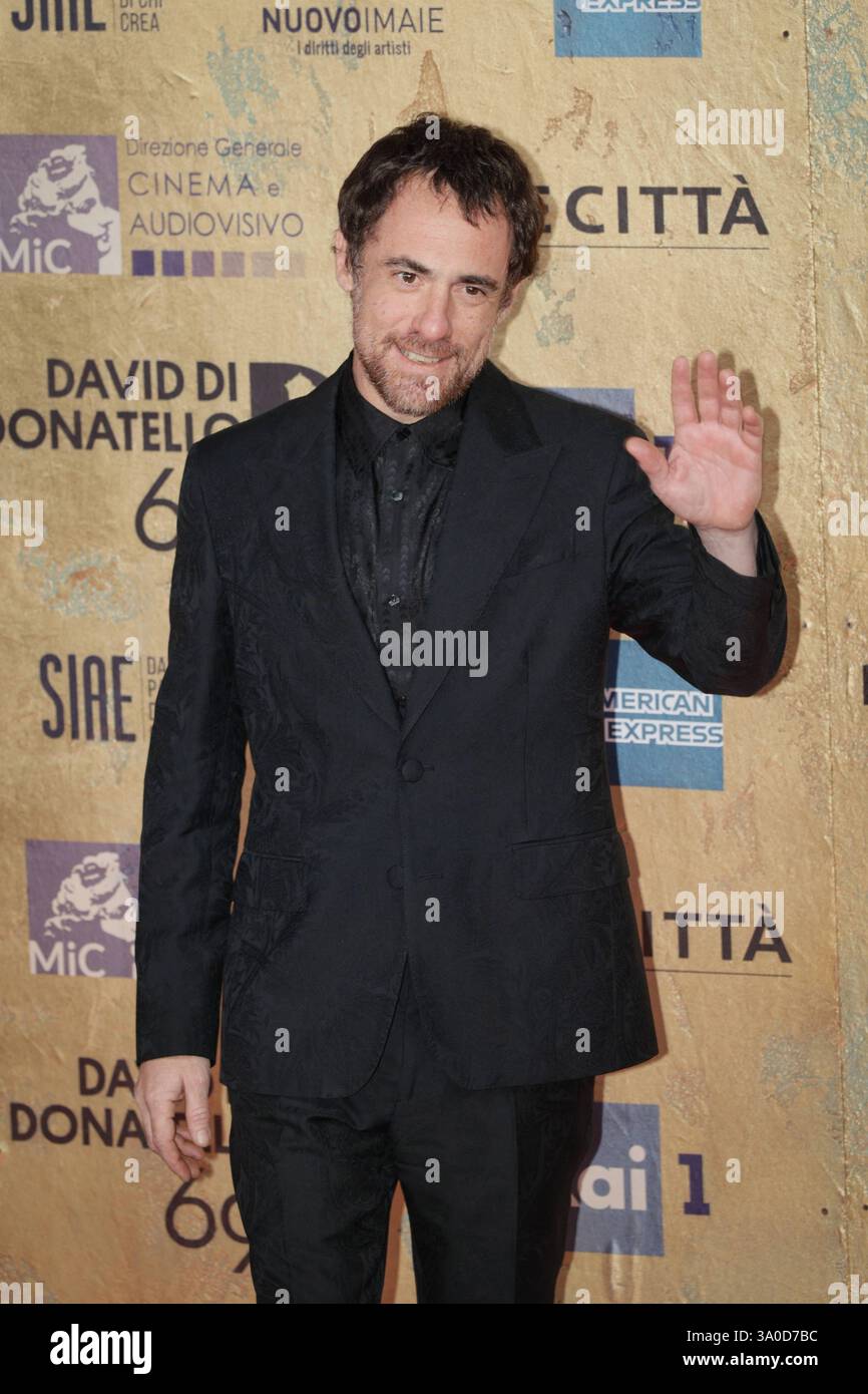 DATA RECORD NON DICHIARATA Elio Germano, David di Donatello 2024 cerimonia di premiazione Roma, Italia - 3 maggio 2024: Elio Germano partecipa al Red carpet della cerimonia di premiazione David di Donatello 2024 a Roma, Italia, agli studi CinecittÃ. Roma RM Italia Copyright: XGennaroxLeonardix Foto Stock