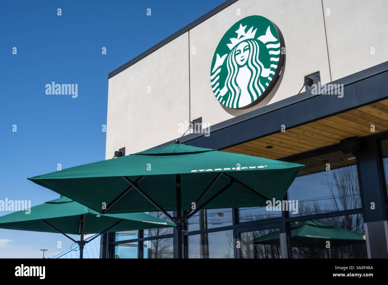 Nuovo Starbucks Coffee a Lilburn, Georgia, vicino ad Atlanta. (USA) Foto Stock