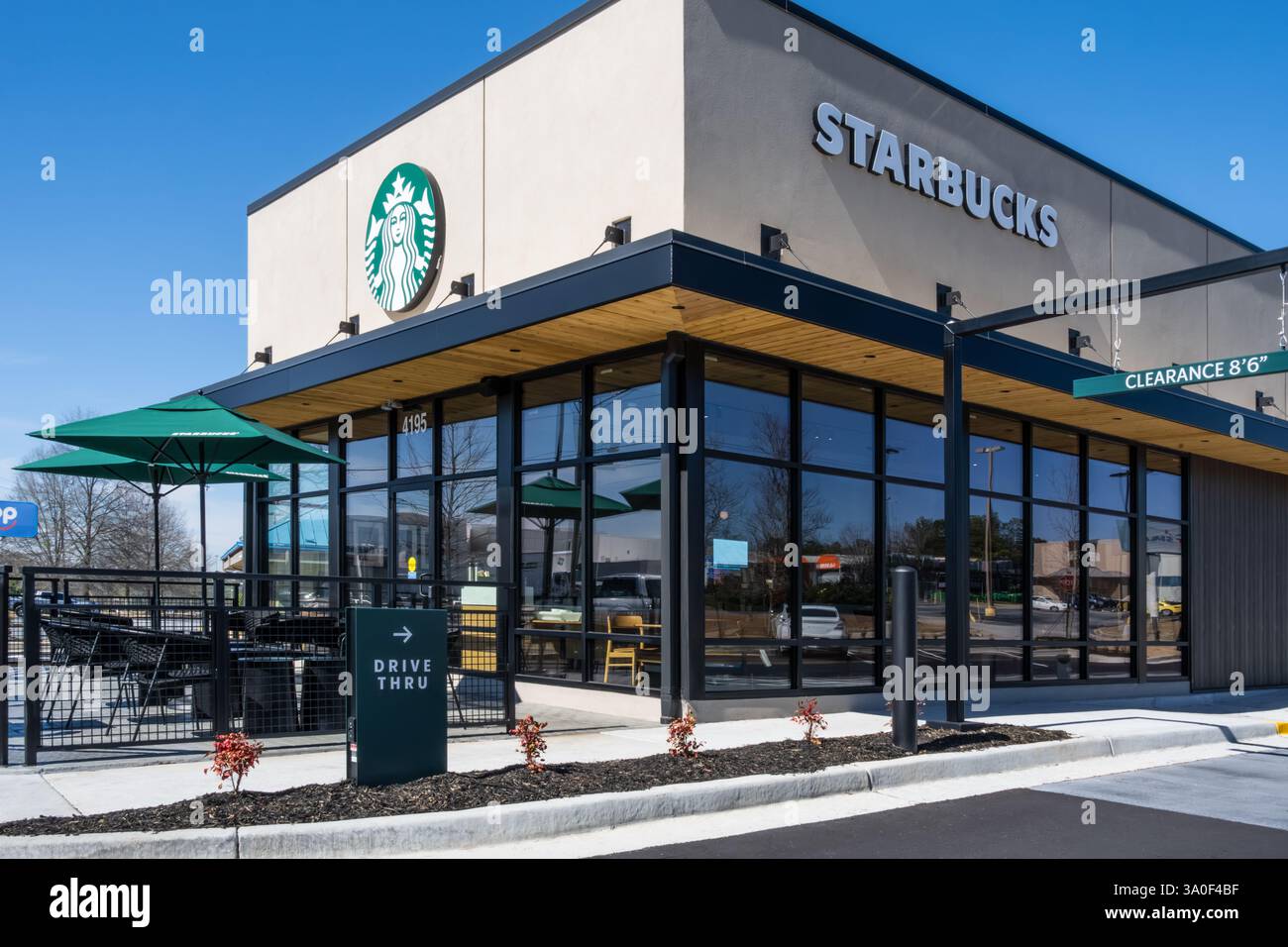 Nuovo Starbucks Coffee a Lilburn, Georgia, vicino ad Atlanta. (USA) Foto Stock