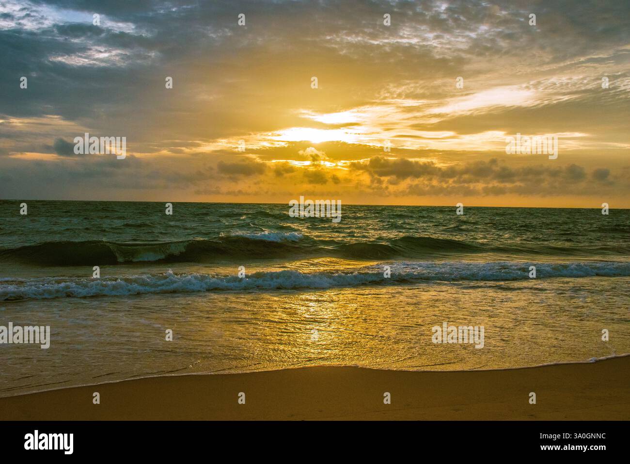 Splendido tramonto sul mare a Guanacaste, Costa Rica Foto Stock