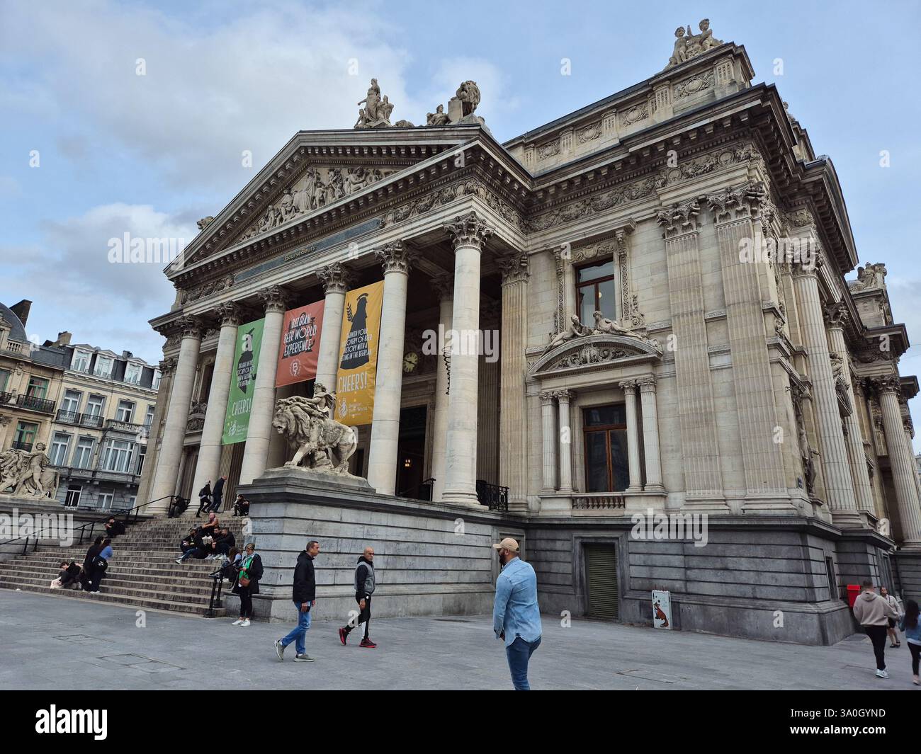 Vista esterna dell'edificio della Borsa di Bruxelles, Belgio. Foto Stock