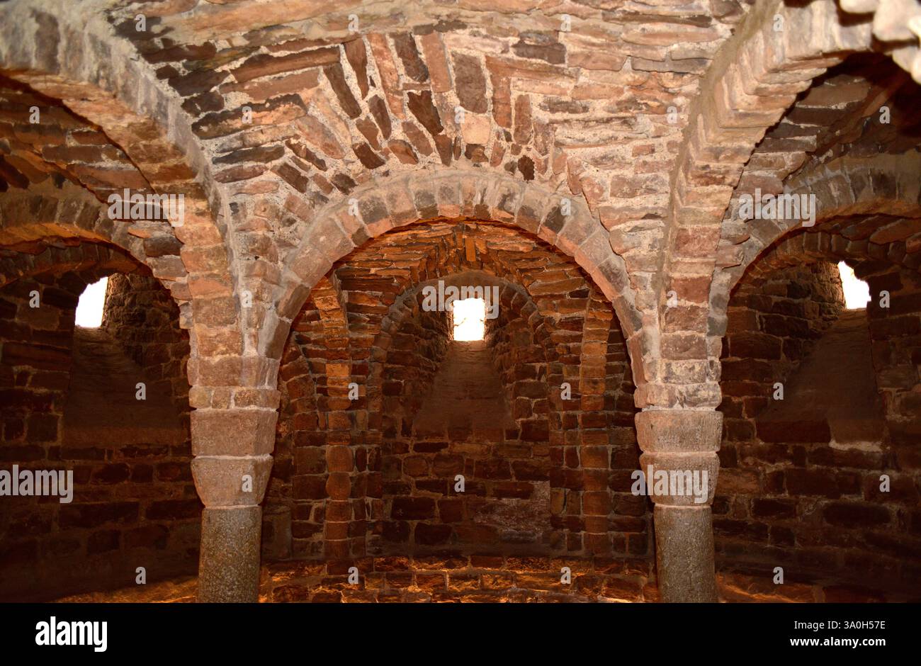 Cardona, chiesa di Sant Vicenj (romanica, XI secolo). Cripta. Bages, Barcellona, Catalogna, Spagna. Foto Stock
