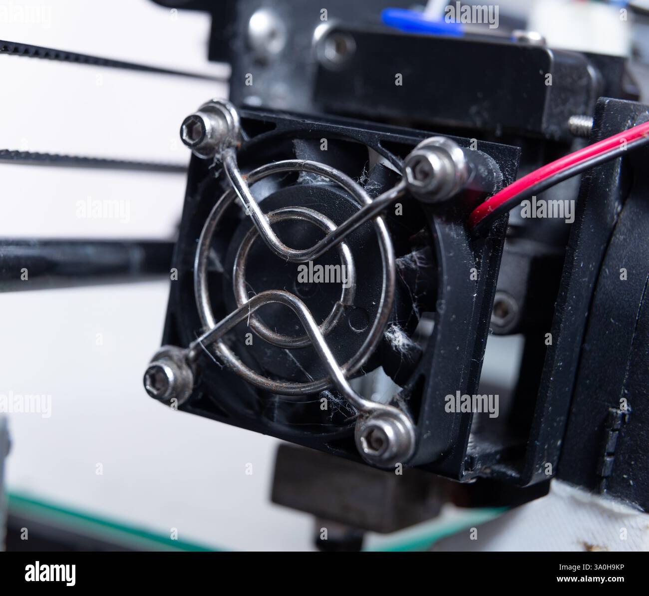 Ventola sporca su una stampante 3D. raffreddamento per stampante 3d. Foto Stock