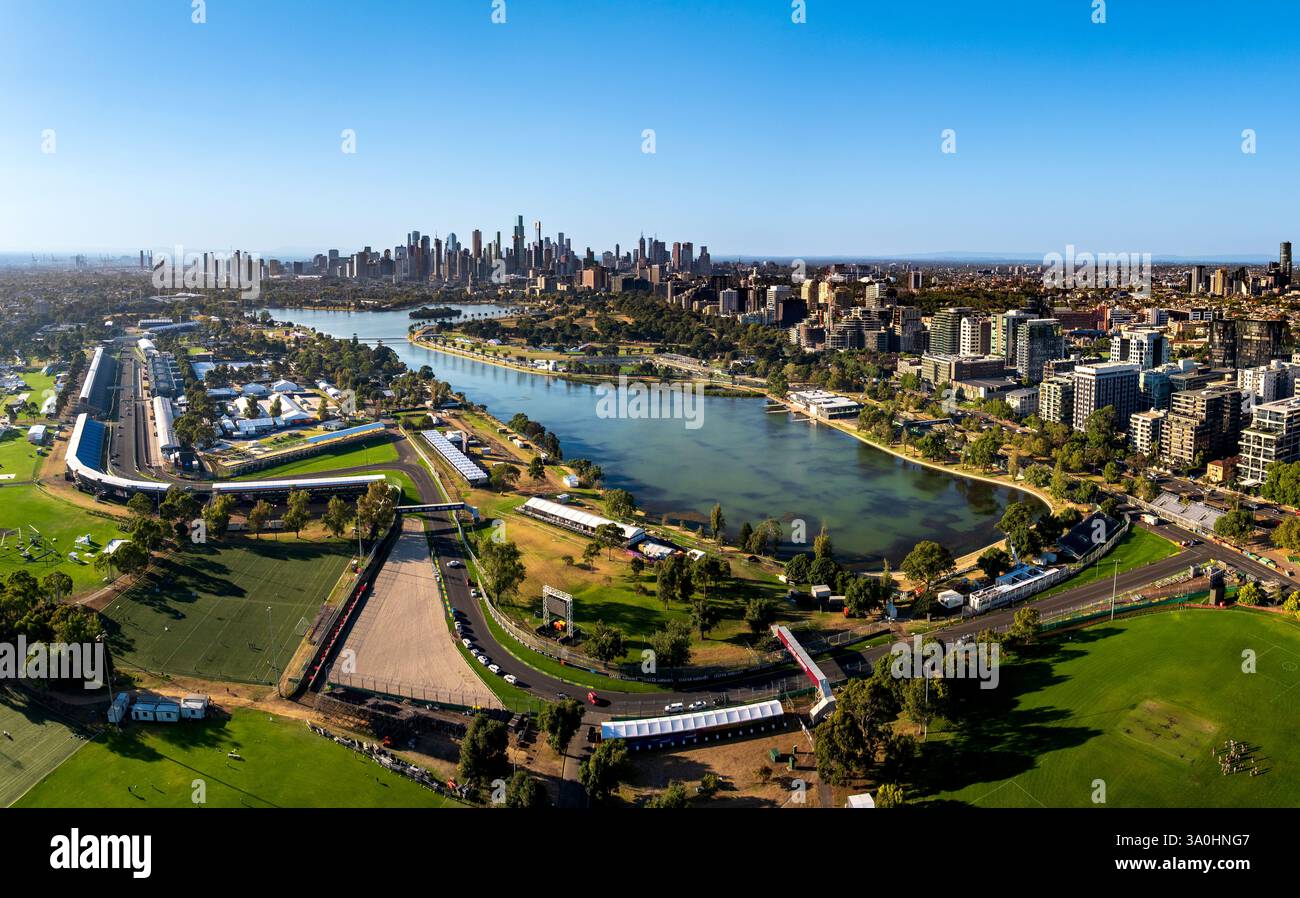 Albert Park Grand Prix si prepara per il Gran Premio di Formula 1 2025 in Australia. Foto Stock