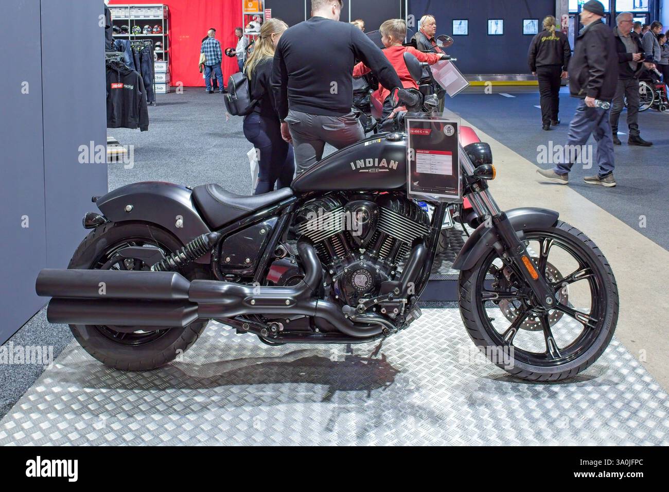 Pasila, Helsinki, Finlandia – gennaio 31. 2025 : Indian Chief Motorcycle in mostra alla MP 25 Motorcycle Fair di Messukeskus Helsinki. Foto Stock
