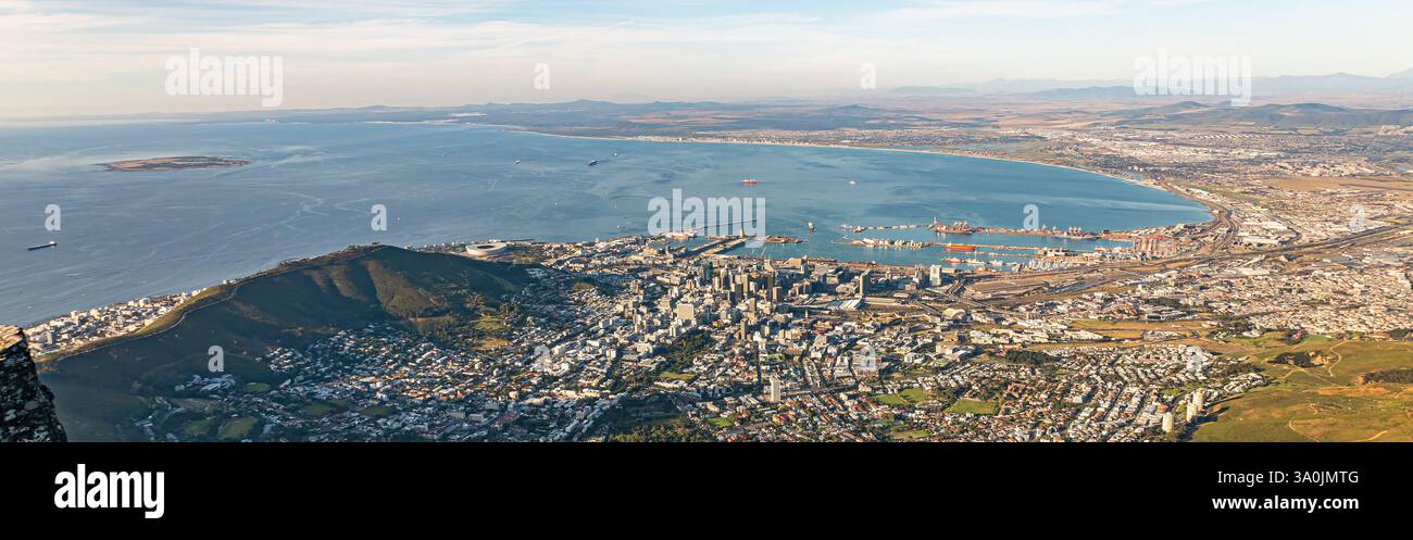 Panorama città del Capo. Scena urbana del Sud Africa, bandiera del paesaggio urbano Foto Stock