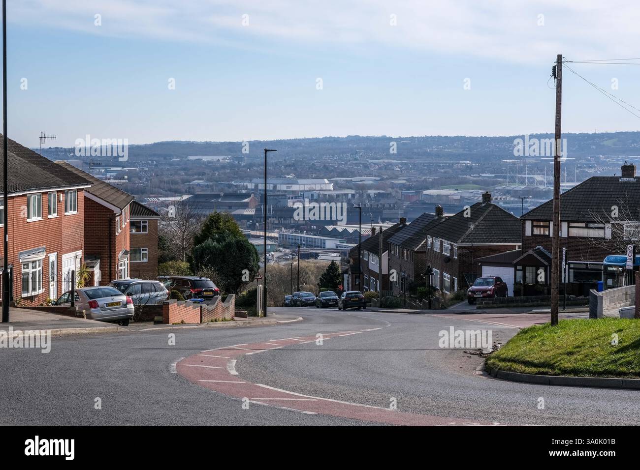 Jenkin Road Wincobank Sheffield, famosa per essere stata parte del Tour de France Grand. Partenza dal percorso con Sheffield Arena e Attercliffe in lontananza Foto Stock