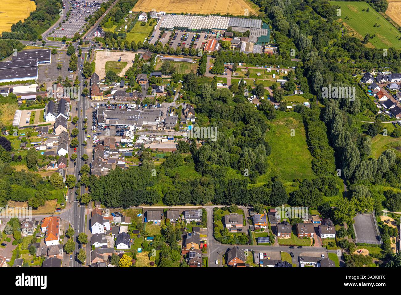 Vista aerea, giardino Bintig, Holtmannskamp con concessionaria T&M, parcheggio camper, quartiere Heessen, Hamm, zona della Ruhr, Renania settentrionale-We Foto Stock