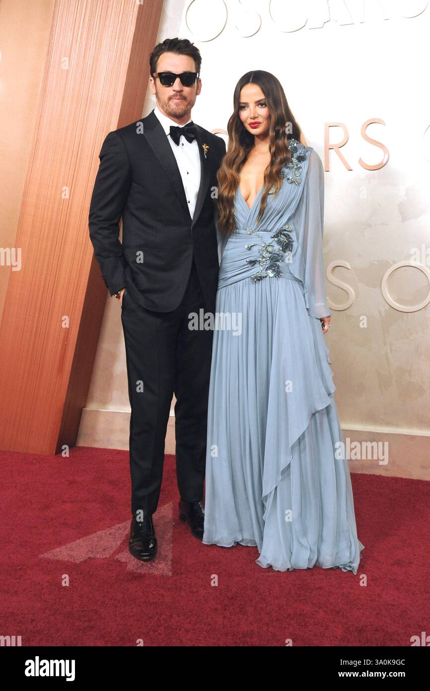 Miles Teller und Keleigh Sperry bei der Oscar Verleihung 2025 / 97° Annual Academy Awards in Dolby Theatre. Los Angeles, 02.03.2025 Foto Stock