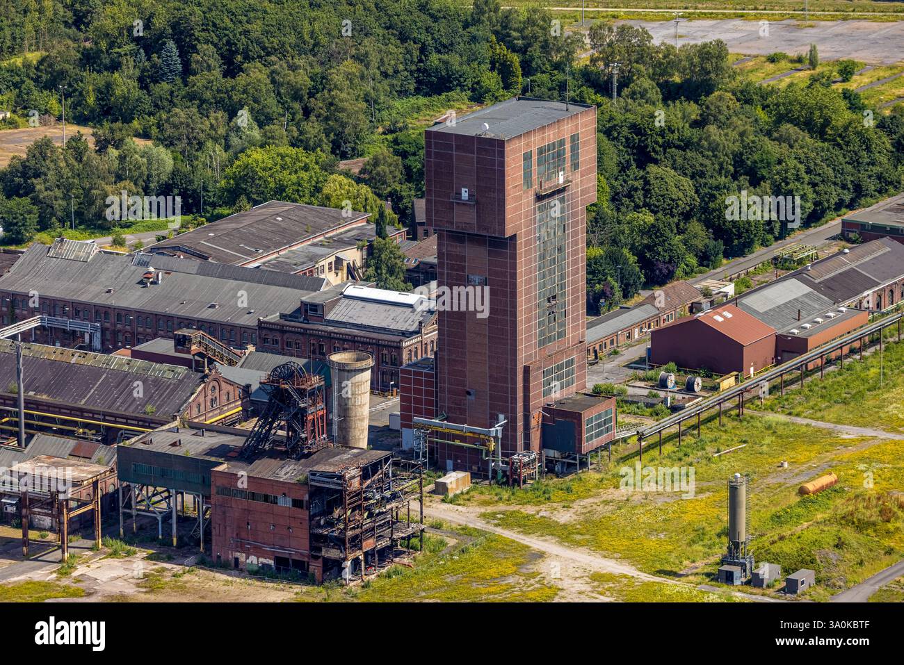 Vista aerea, CreativRevier Hamm, torre martello presso l'ex miniera Ost Heinrich Robert, distretto di Herringen, Hamm, zona della Ruhr, Renania settentrionale-Westpha Foto Stock