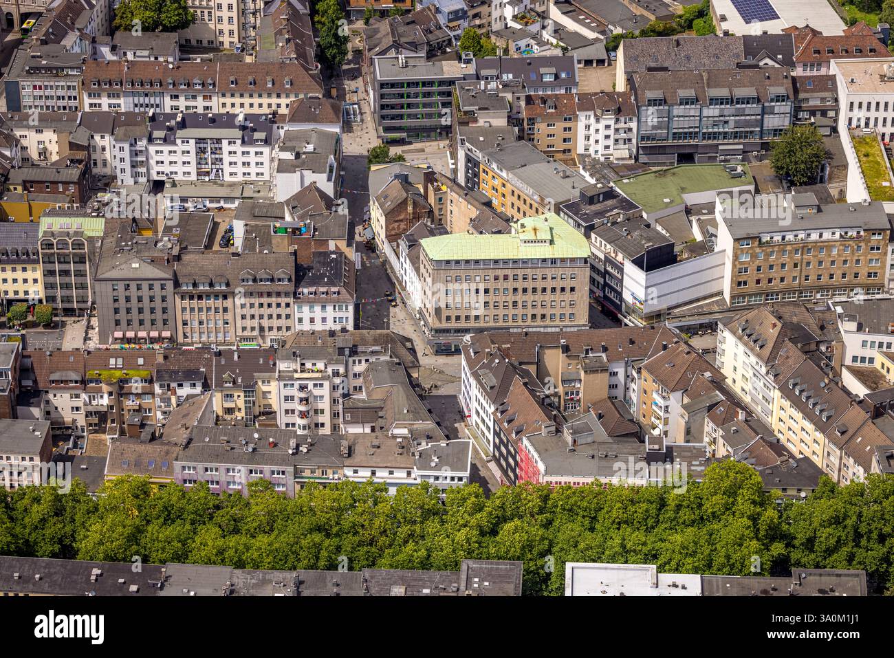 Vista aerea, centro città Schloßstraße all'angolo di Kohlenkamp, zona pedonale con vegetazione, edifici commerciali, Altstadt i, Mülheim an der Ruhr, Ruhr ar Foto Stock