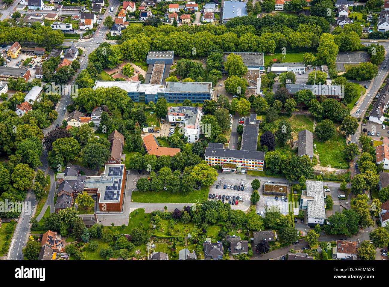 Vista aerea, scuola secondaria 7-10 con piscina coperta e palazzetto dello sport, municipio 2 amministrazione comunale di Soest, archivio cittadino di Soest, SOEs Foto Stock