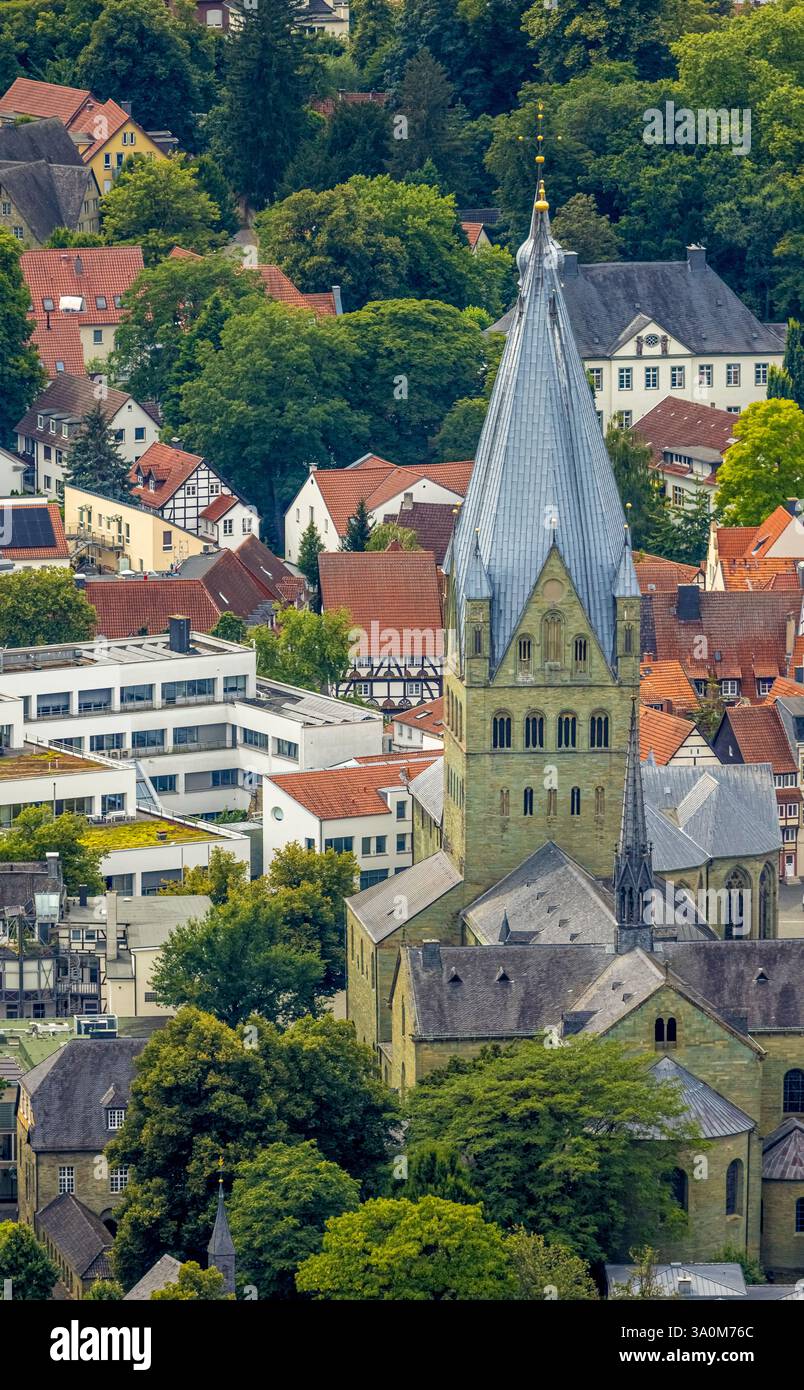 Vista aerea, città vecchia con cattedrale di San Patrokli, Soest, Soester Börde, Renania settentrionale-Vestfalia, Germania Foto Stock