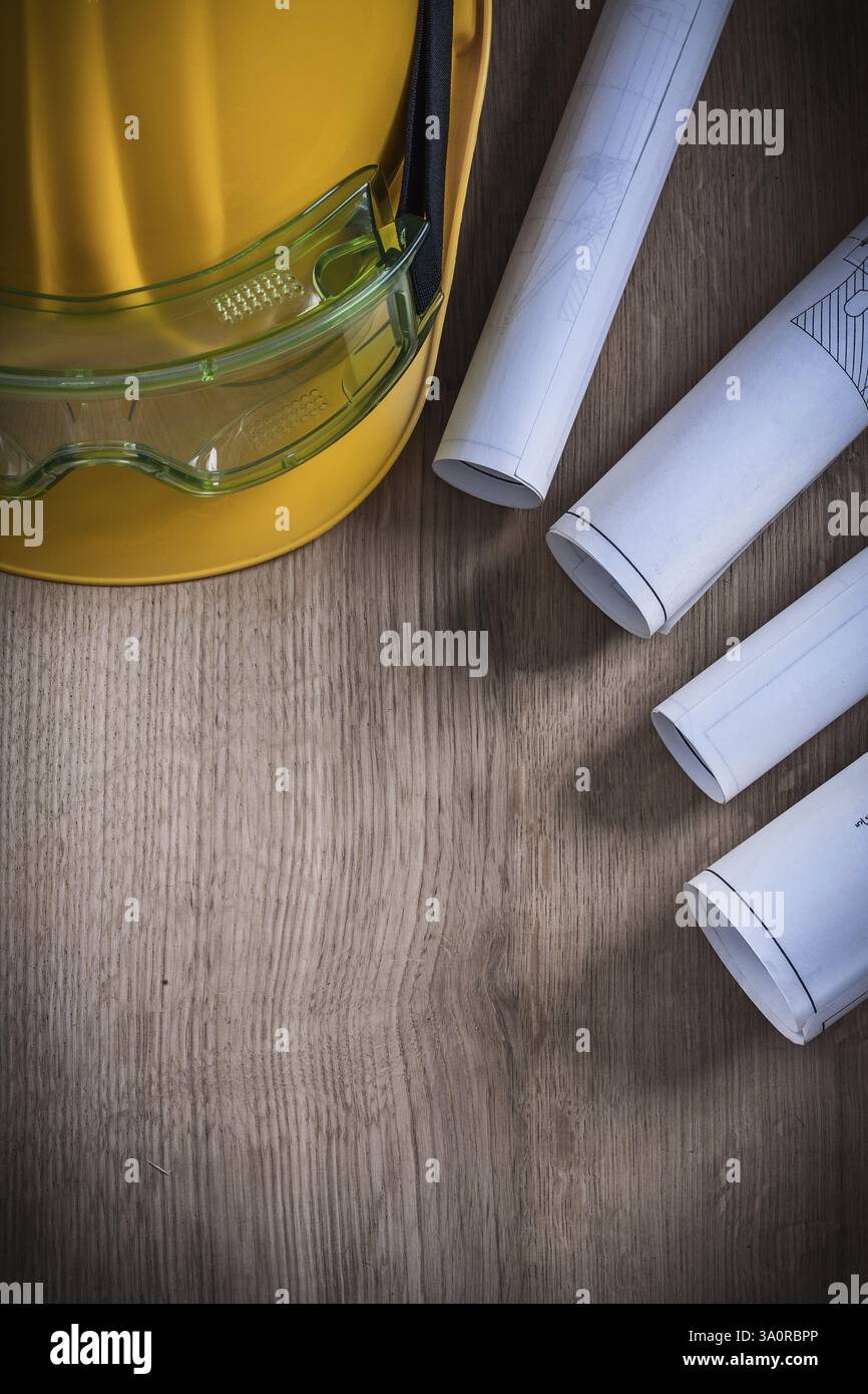 Collezione di occhiali di sicurezza, disegni costruttivi e elmetto Foto Stock