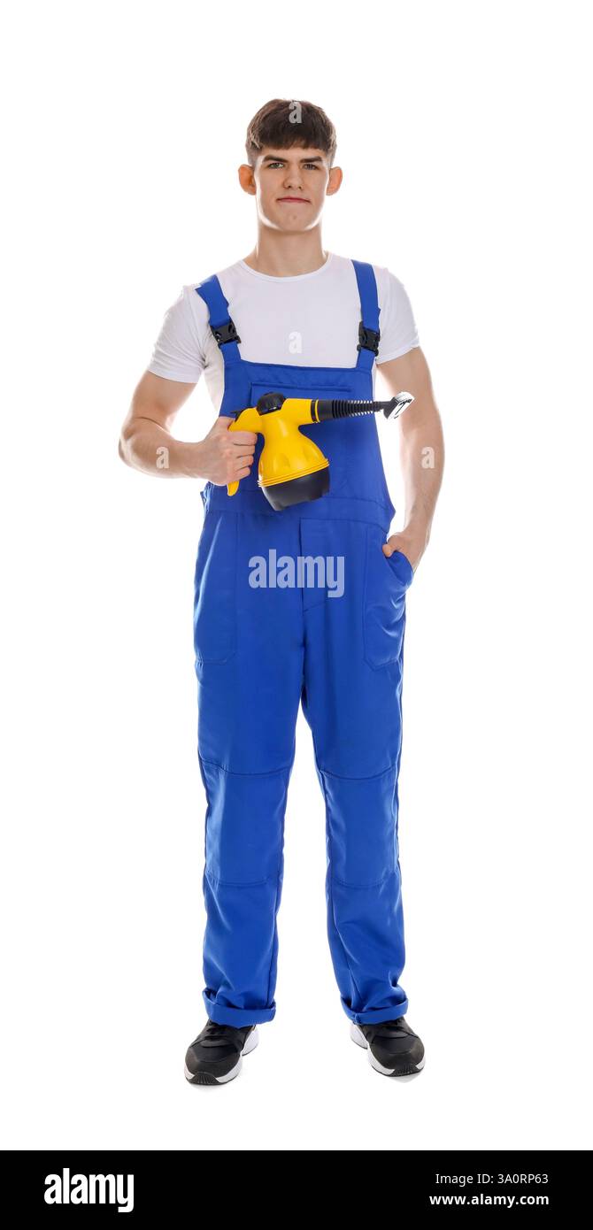 Addetto alla pulizia con pulitore a vapore su sfondo bianco Foto Stock