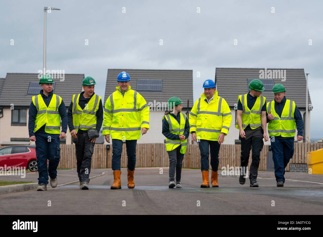 Prestonpans, East Lothian, Scozia, Regno Unito. 5 marzo 2025. Il leader conservatore scozzese Russell Findlay celebra oggi la settimana dell'apprendistato scozzese incontrando gli apprendisti in un nuovo sito di sviluppo immobiliare fuori Prestonpans nell'East Lothian. Iain Masterton/Alamy Live News. Foto Stock