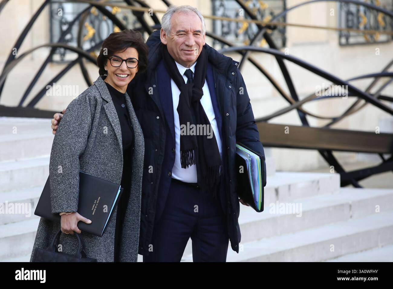 Parigi, Francia il 5 marzo 2025, uscita dal Consiglio dei ministri francese, Francois Baurou, primo ministro. Crédit Francois Loock/Alamy Live News Foto Stock