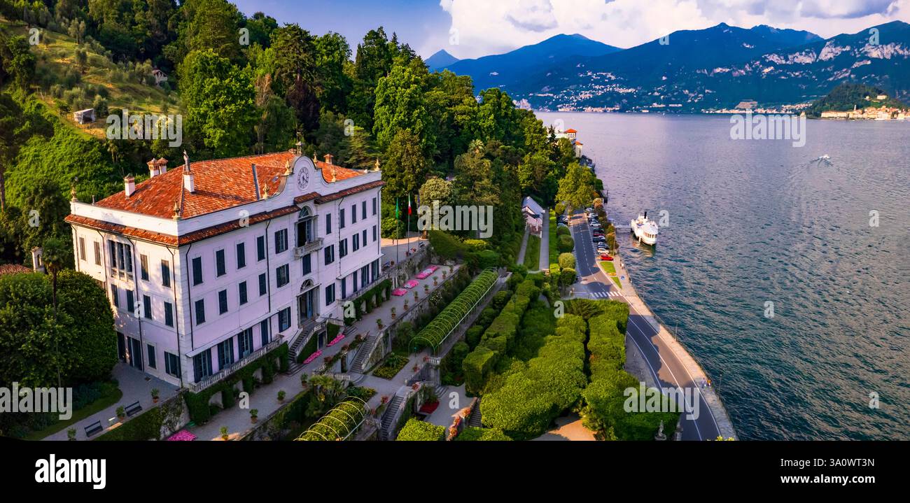 Lago di Como - splendido lago famoso nel nord Italia, regione Lombardia. Vista panoramica dall'alto angolo del panoramico villaggio Tremezzina e della villa Carlott Foto Stock