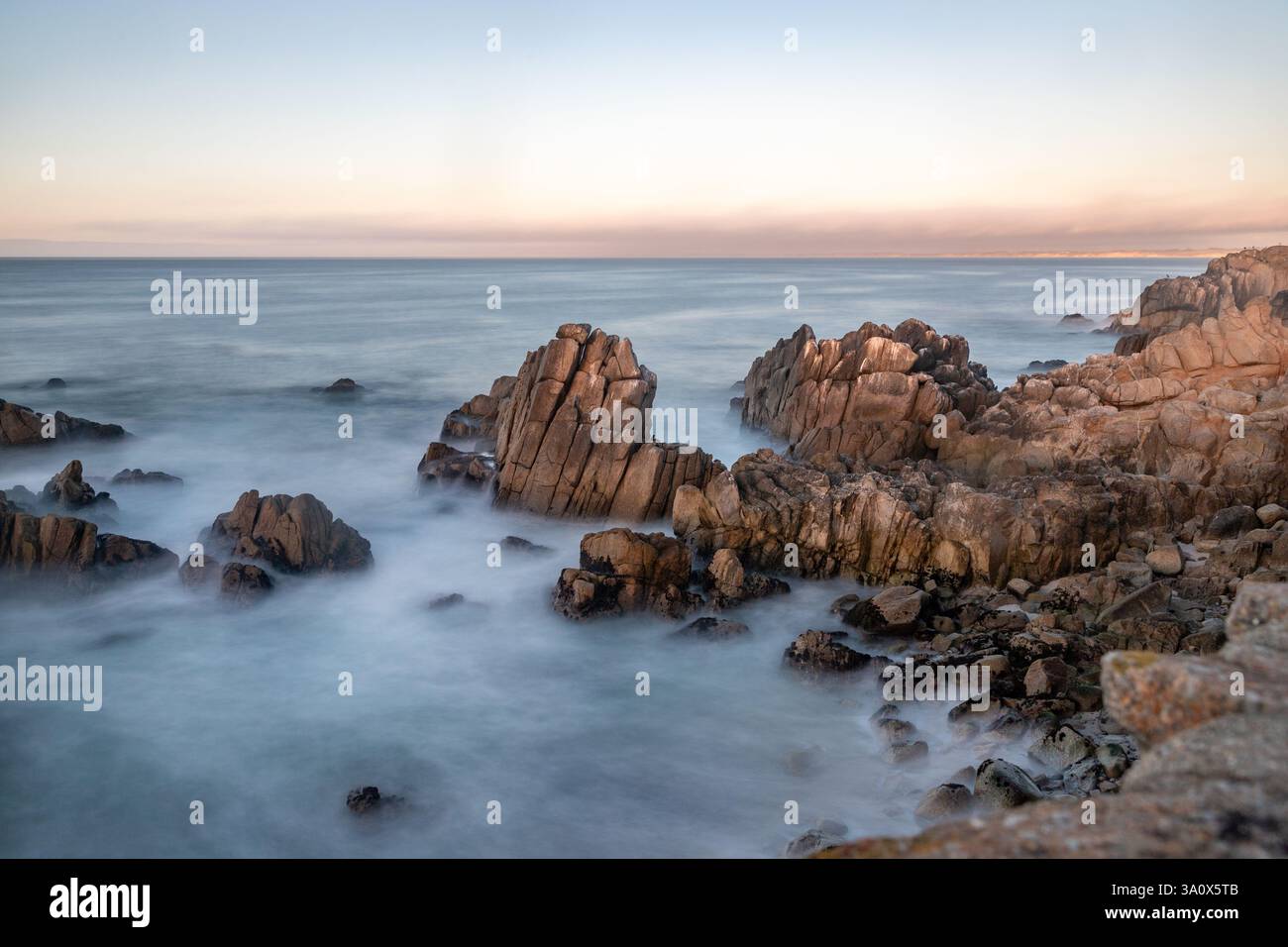 Spiaggia al tramonto, Pacific Grove, Monterey, California, Stati Uniti Foto Stock