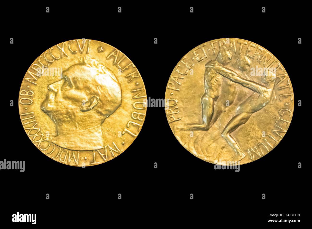 Premio Nobel per la Pace, fronte e retro su sfondo nero. Foto Stock Premio Nobel per la Pace, fronte e retro su sfondo nero. Foto Stock