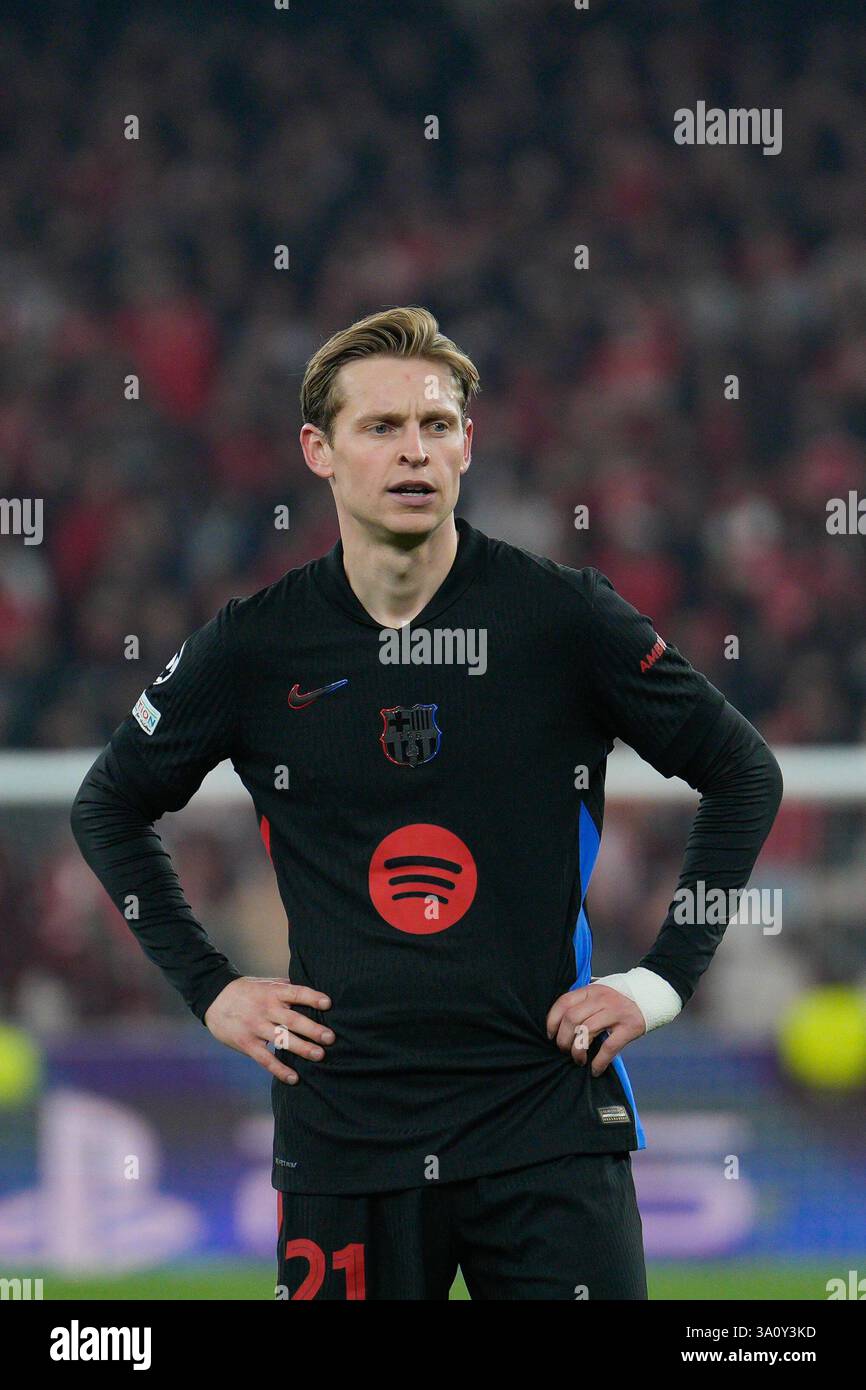 Lisbona, Portogallo. 5 marzo 2025. Frenkie de Jong del FC Barcelona in azione durante la UEFA Champions League 2024/25 turno di 16 1a tappa tra Benfica e Barcellona allo stadio da Luz di Lisbona, Portogallo. 05/03/2025 credito: Brasile Photo Press/Alamy Live News Foto Stock