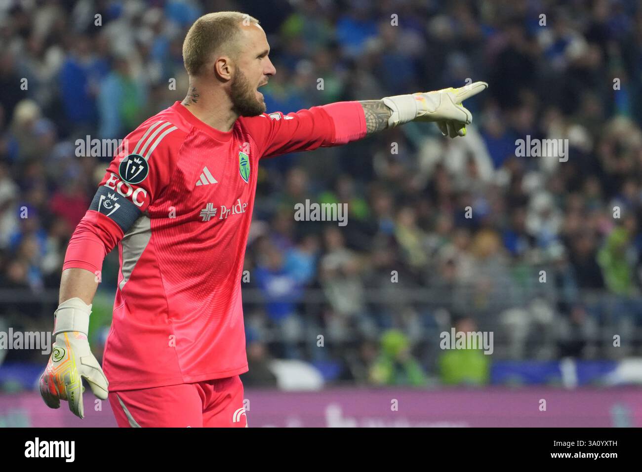 Il portiere dei Seattle Sounders Stefan Frei (24) dirige la sua difesa durante la seconda metà di una partita della CONCACAF Champions Cup contro Cruz Azul al Lumen Field di Seattle, Washington, il 5 marzo 2025. (Foto di Nate Koppelman/Alamy Live News) Foto Stock