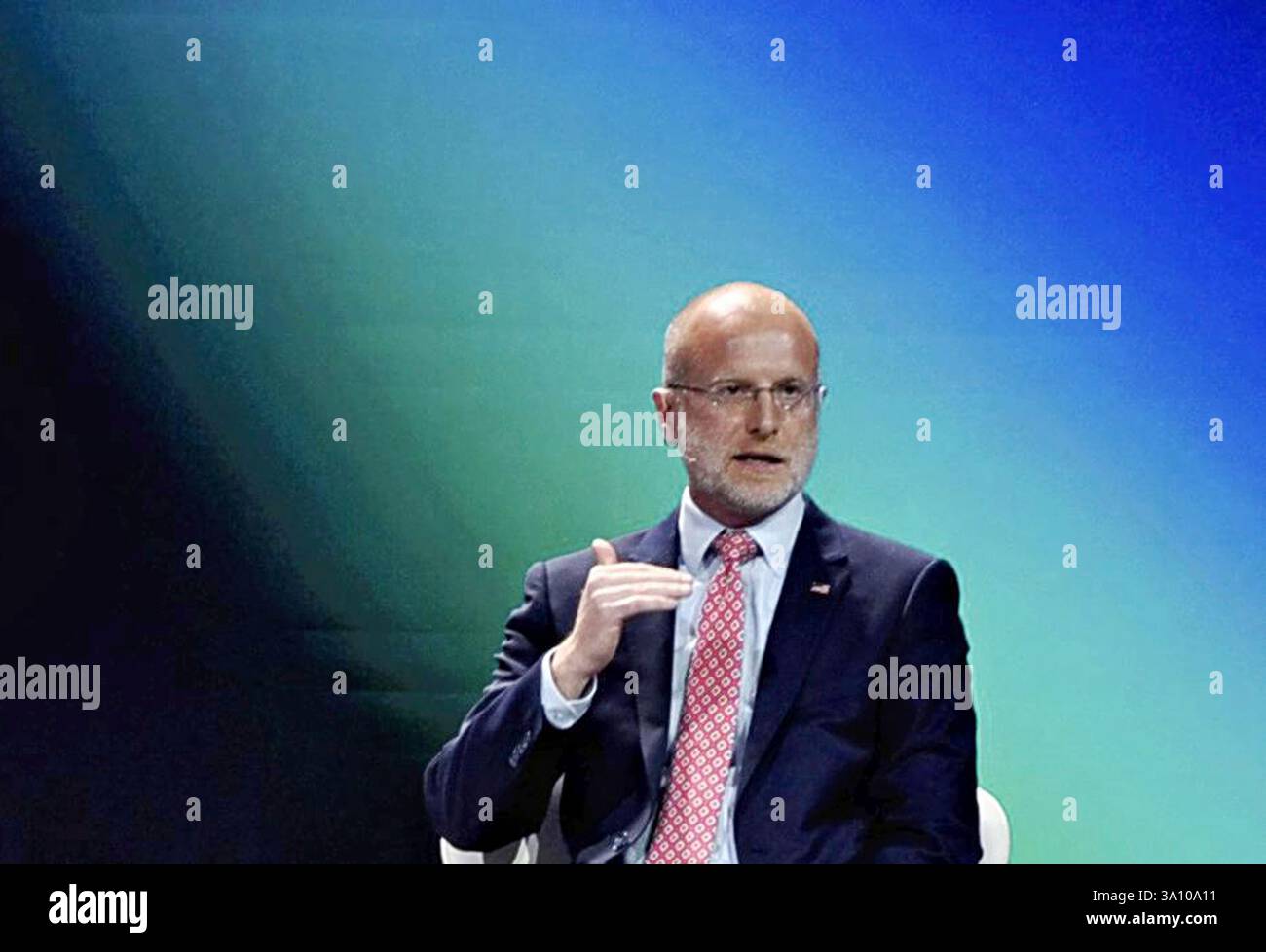 Brendan Thomas Carr, Chairman of the Federal Communications Commission (FCC), speaks at the MWC (Mobile World Congress) Barcelona 25 in Spain on March 3, 2025. Mobile World Congress is the largest and most influential connectivity event in the world, hosted by GSMA (GSM Association) in Barcelona, Spain, 2025. ( The Yomiuri Shimbun via AP Images ) Foto Stock