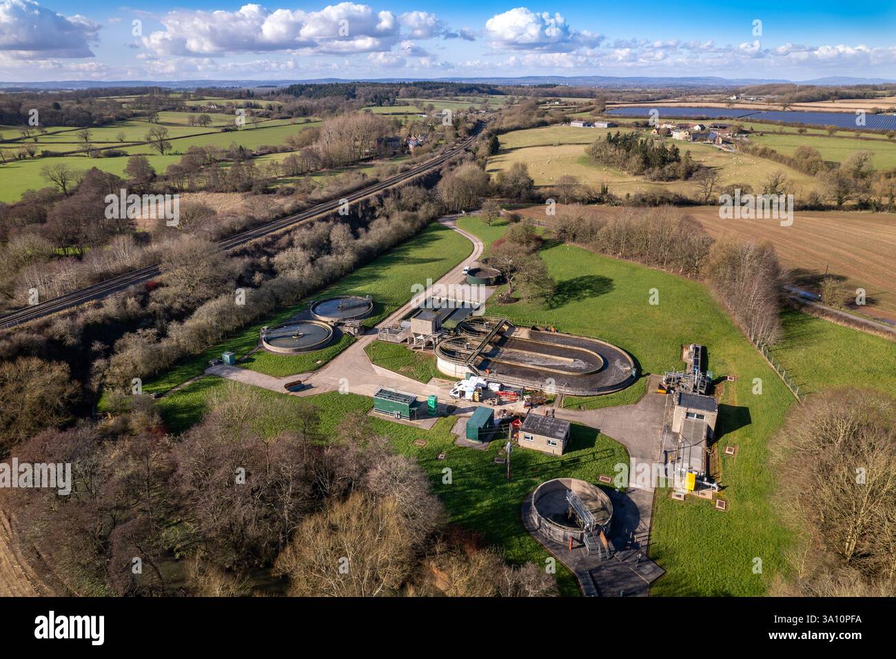 Un impianto di trattamento delle acque vicino a Charfield, Gloucestershire, Regno Unito. Foto Stock