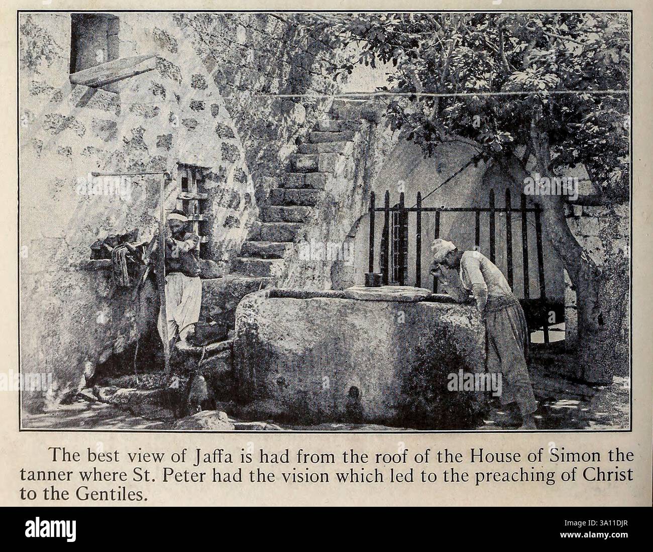 La migliore vista di Giaffa si ha dal tetto della Casa di Simone il conciatore, dove San Pietro ebbe la visione che portò alla predicazione di Cristo ai gentili. Da ' la Terra Santa e la Siria ' di Carpenter, Frank G. (Frank George), 1855-1924 pubblicato Garden City, N. Y., Doubleday, Page & Company 1922 Foto Stock